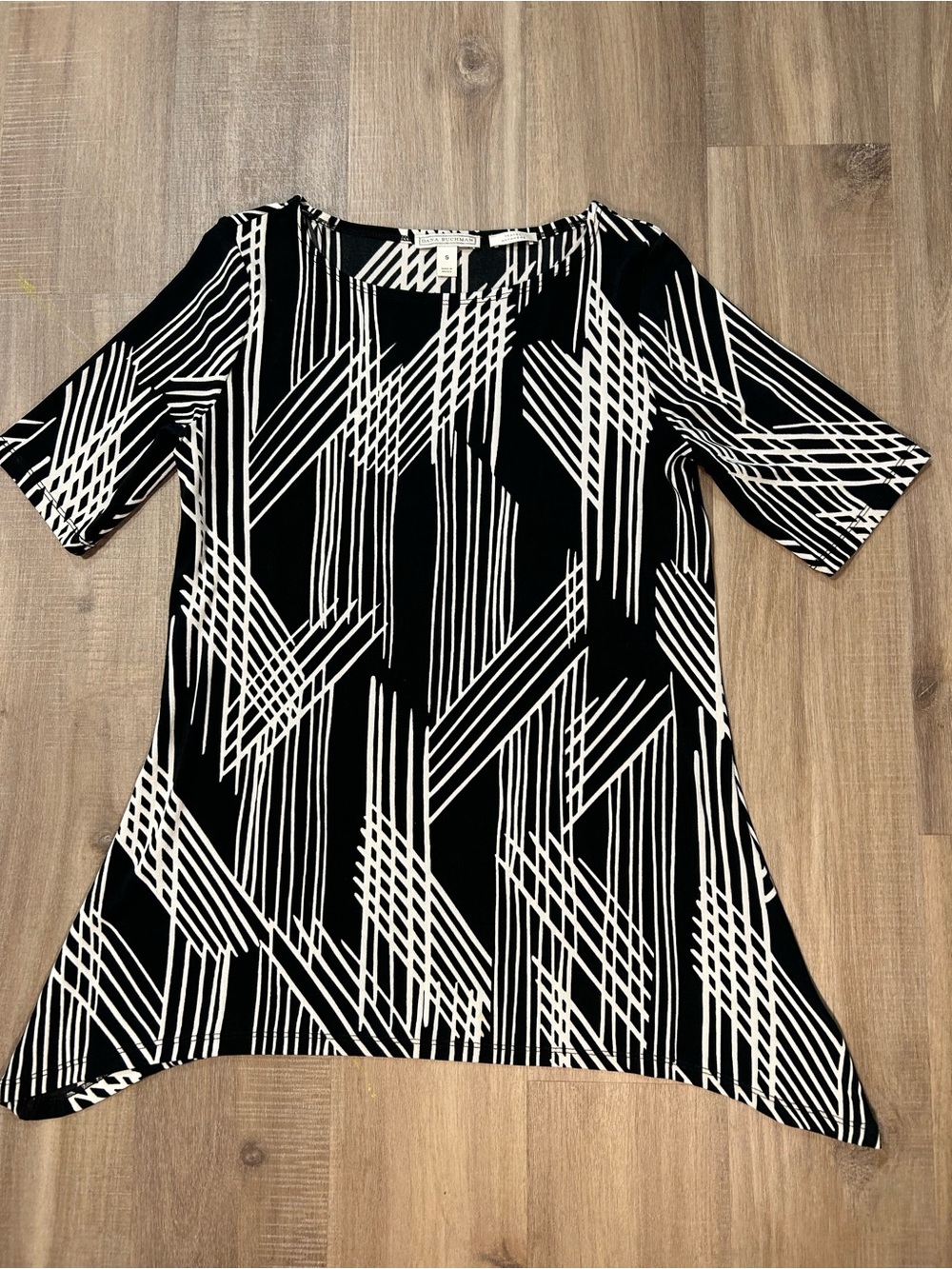 Dana Buchman Black & White Graphic A-Line Tunic